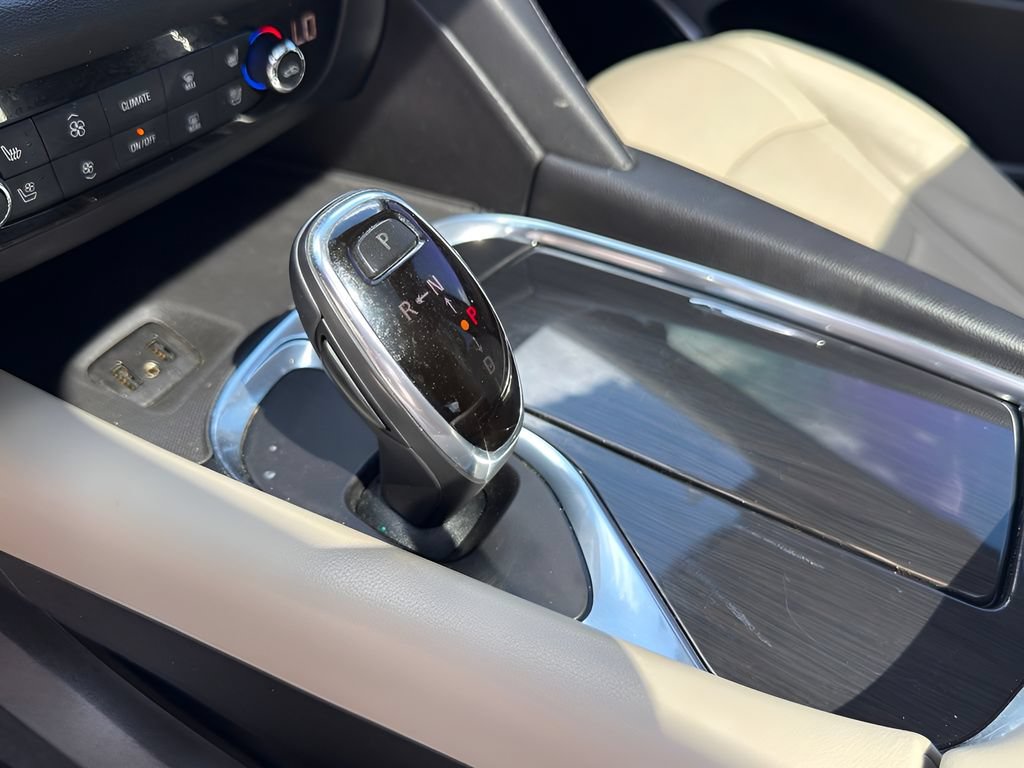 Used 2019 Buick Enclave Premium w/ Experience Buick Package FWD image 14