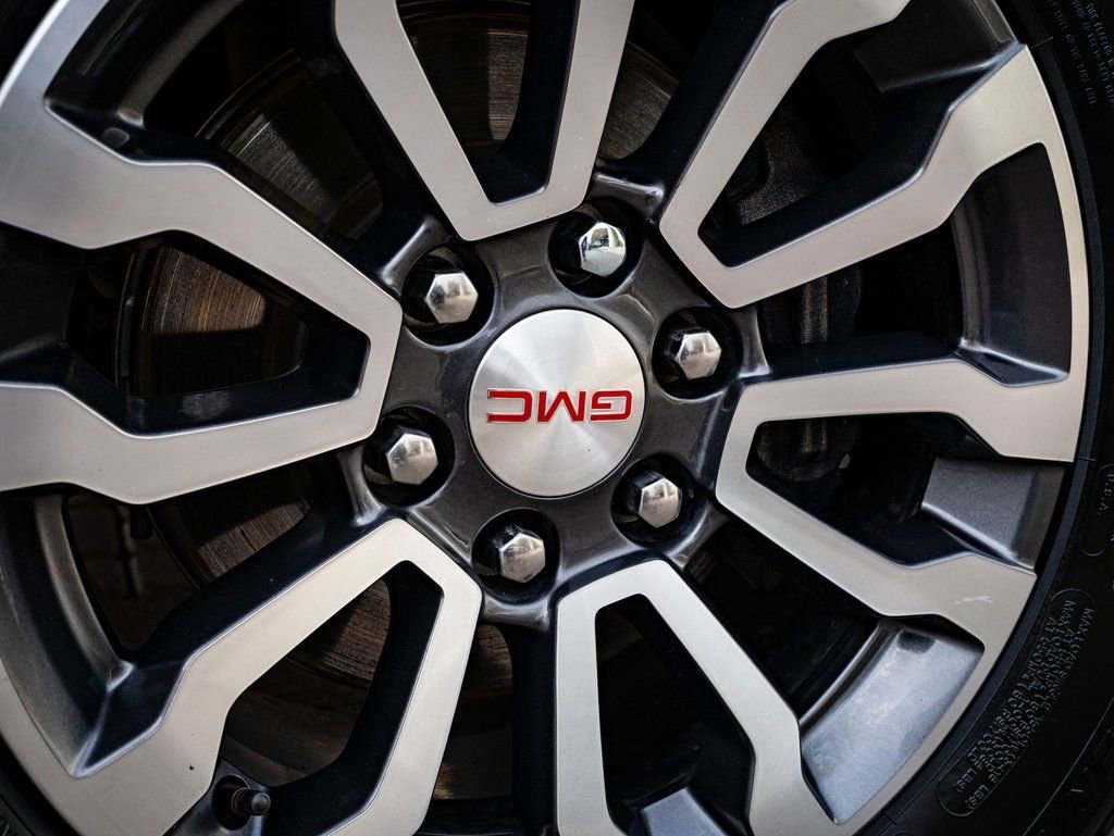 Used 2020 GMC Sierra 1500 AT4 w/ Off-Road Performance Package AWD/4WD image 8