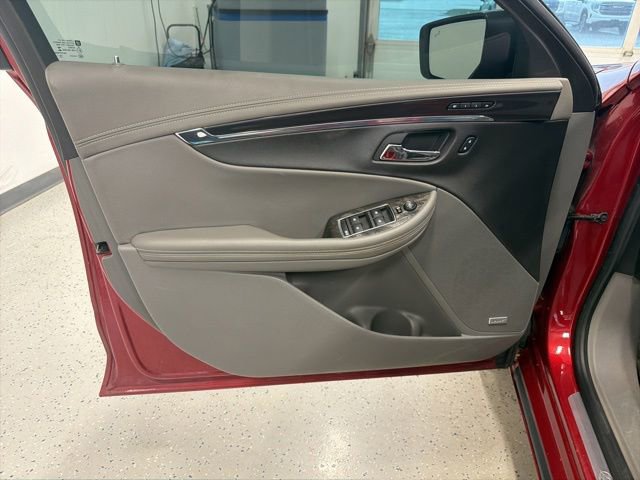 Used 2015 Chevrolet Impala LTZ FWD image 40