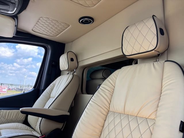 Used 2019 Mercedes-Benz Sprinter 3500 image 25