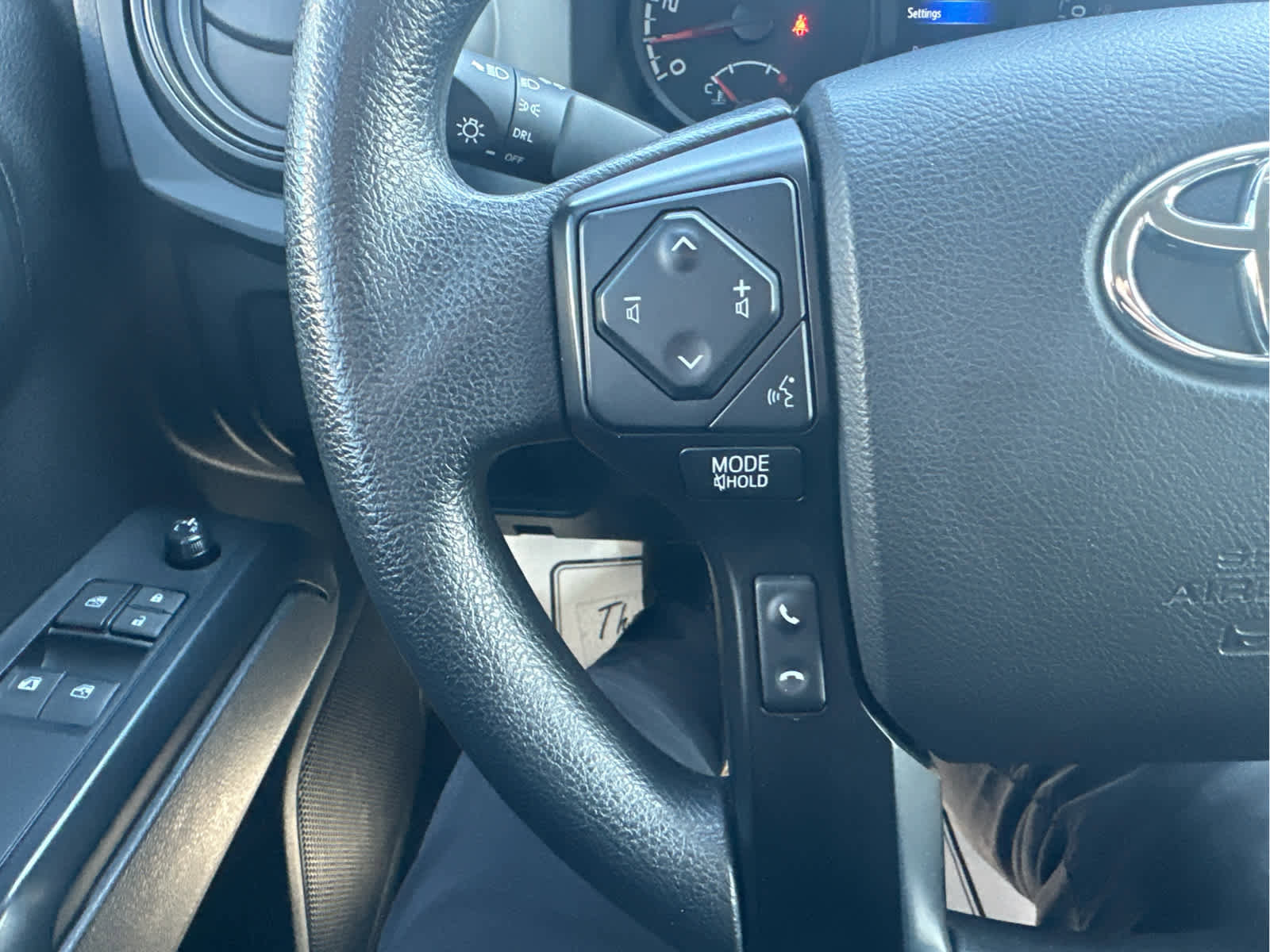 Used 2022 Toyota Tacoma SR image 24