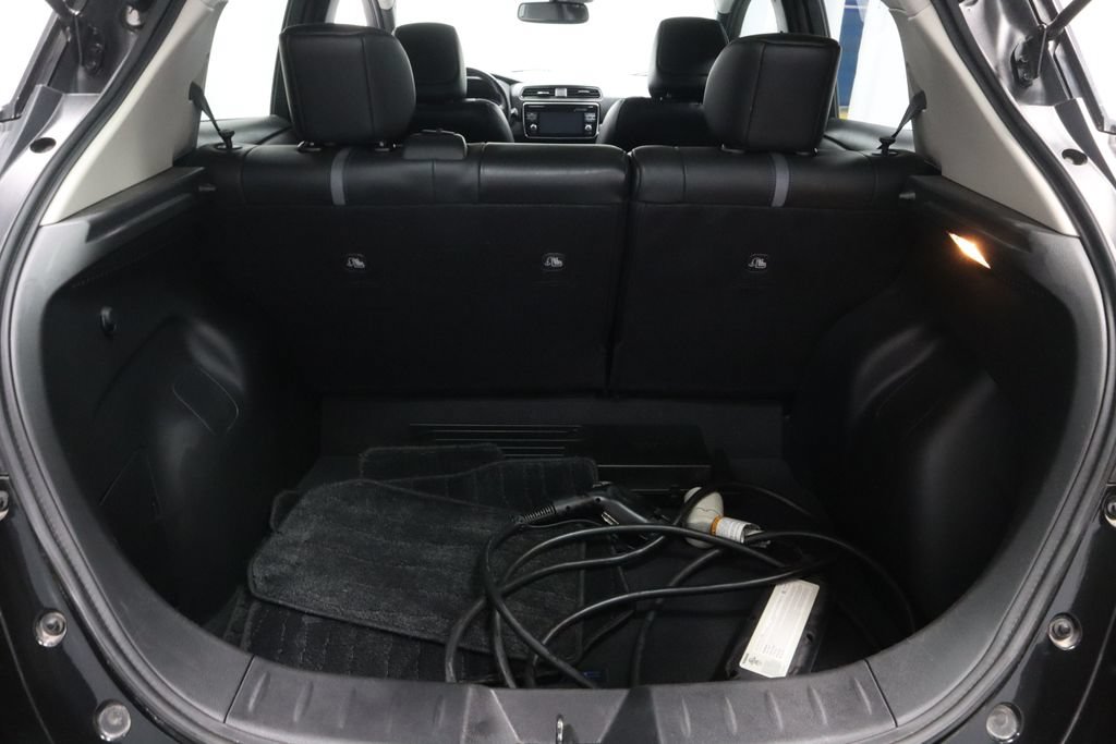 Certified 2018 Nissan Leaf SL w/ SL Technology Package FWD image 17