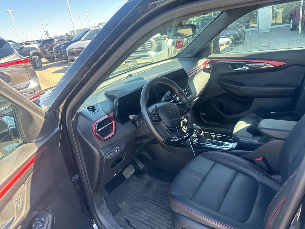 Used 2024 Chevrolet TrailBlazer RS w/ Convenience Package AWD/4WD image 11