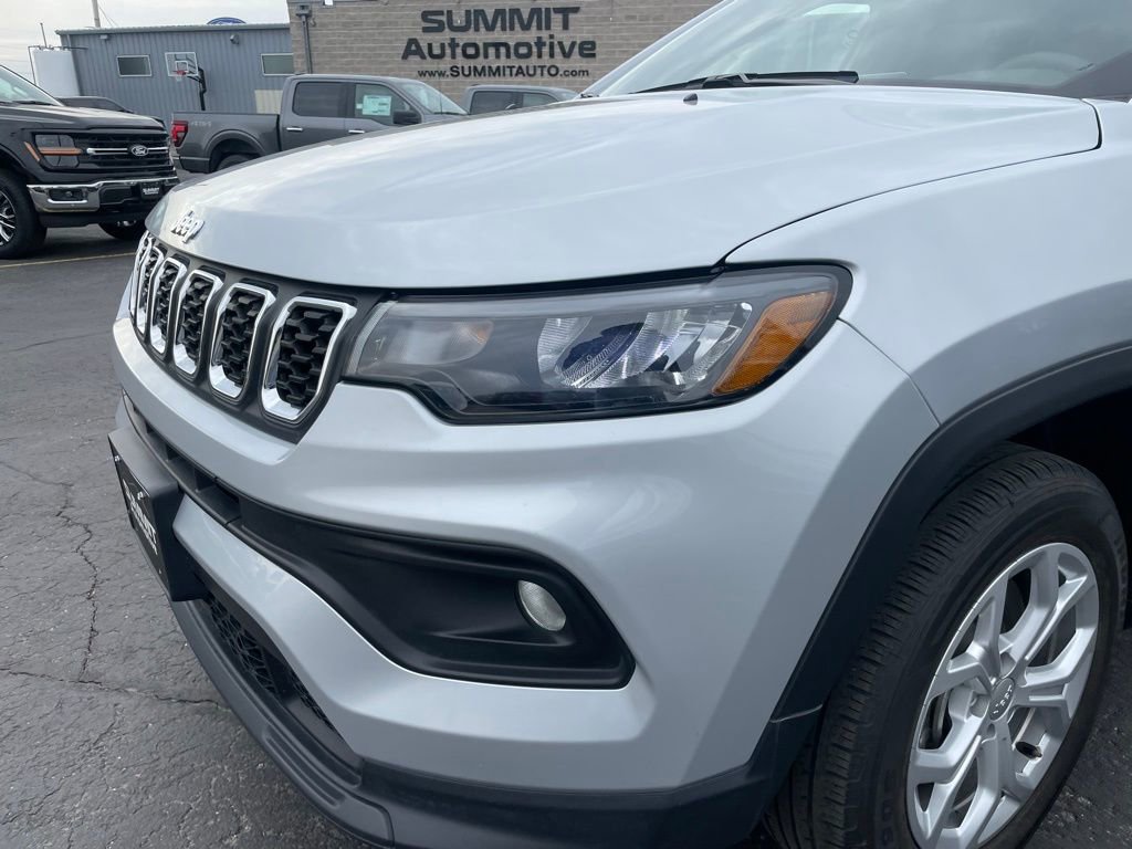 Used 2024 Jeep Compass Latitude image 24