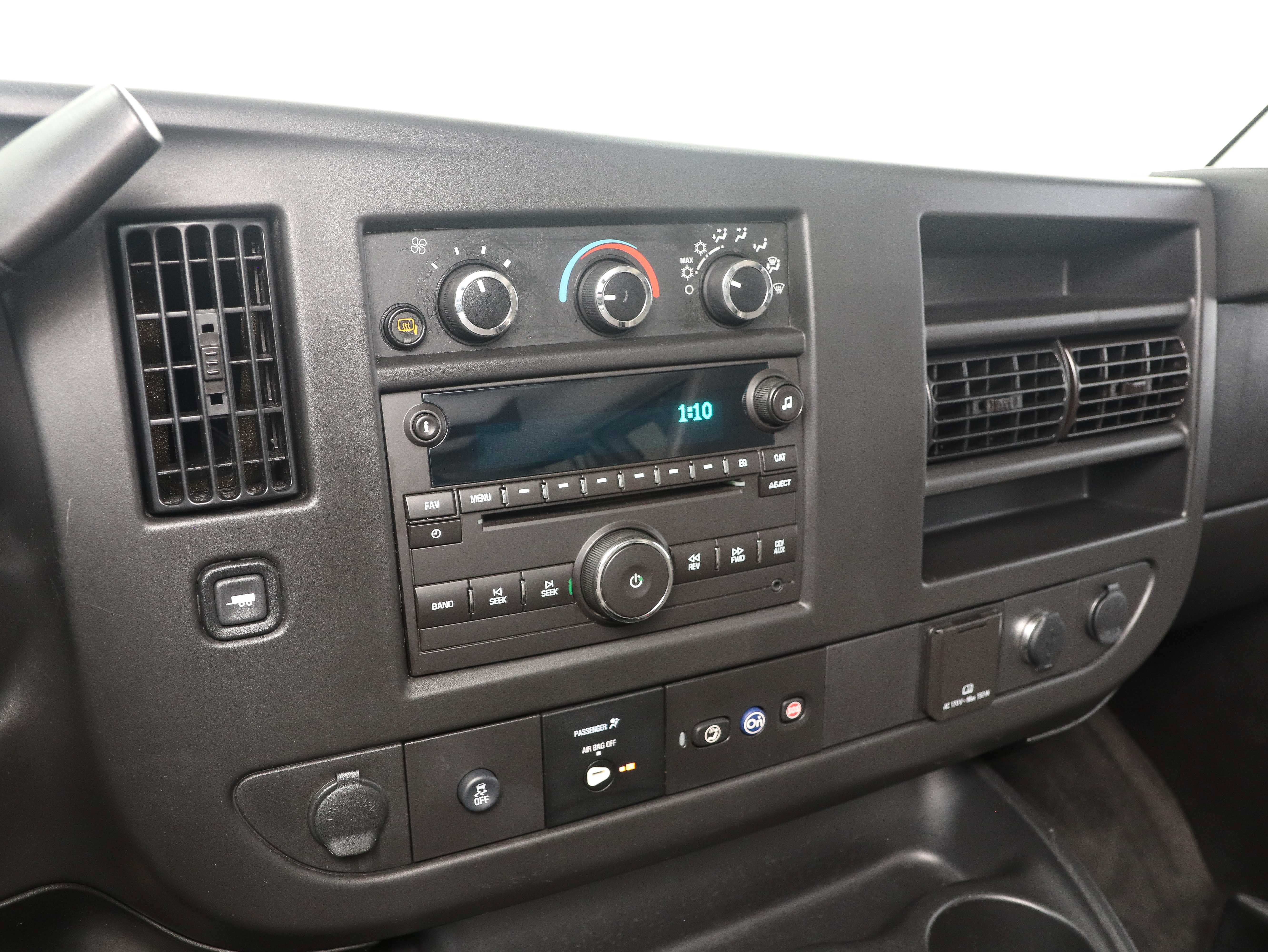 Used 2016 Chevrolet Express 3500 LT w/ LT Preferred Equipment Group RWD image 18