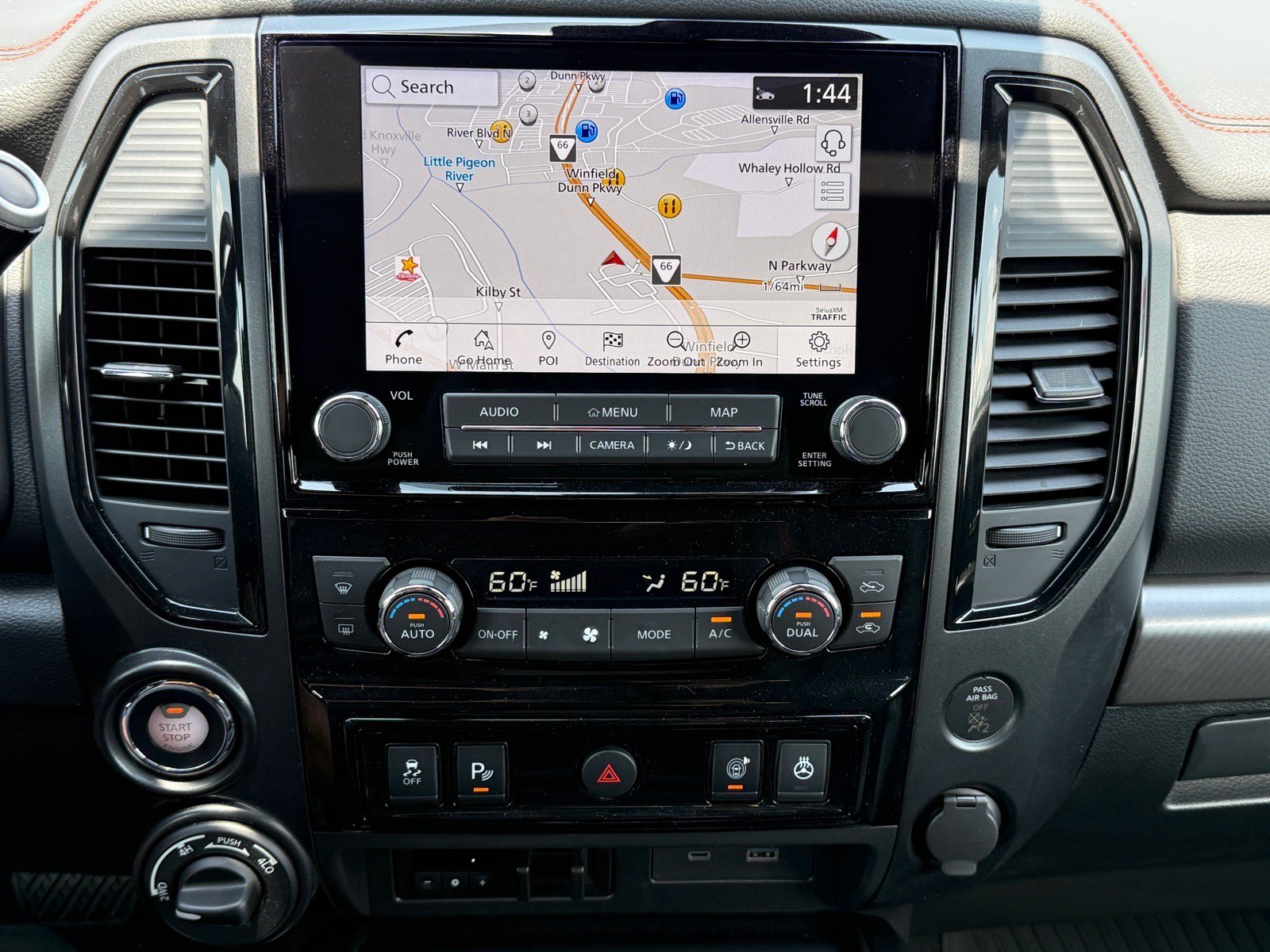 Used 2024 Nissan Titan PRO-4X w/ Pro-4x Convenience Package AWD/4WD image 18