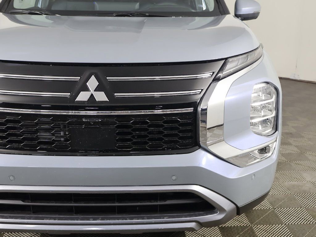 New 2026 Mitsubishi Outlander SE image 16