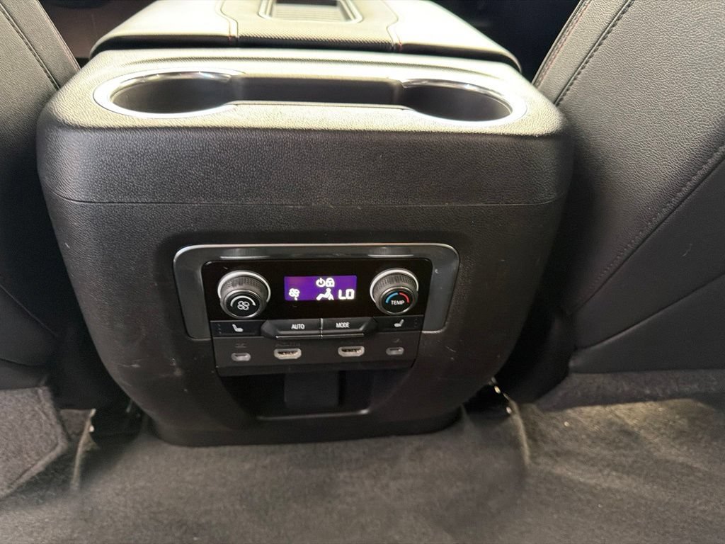 Used 2022 Chevrolet Suburban RST w/ Luxury Package AWD/4WD image 17