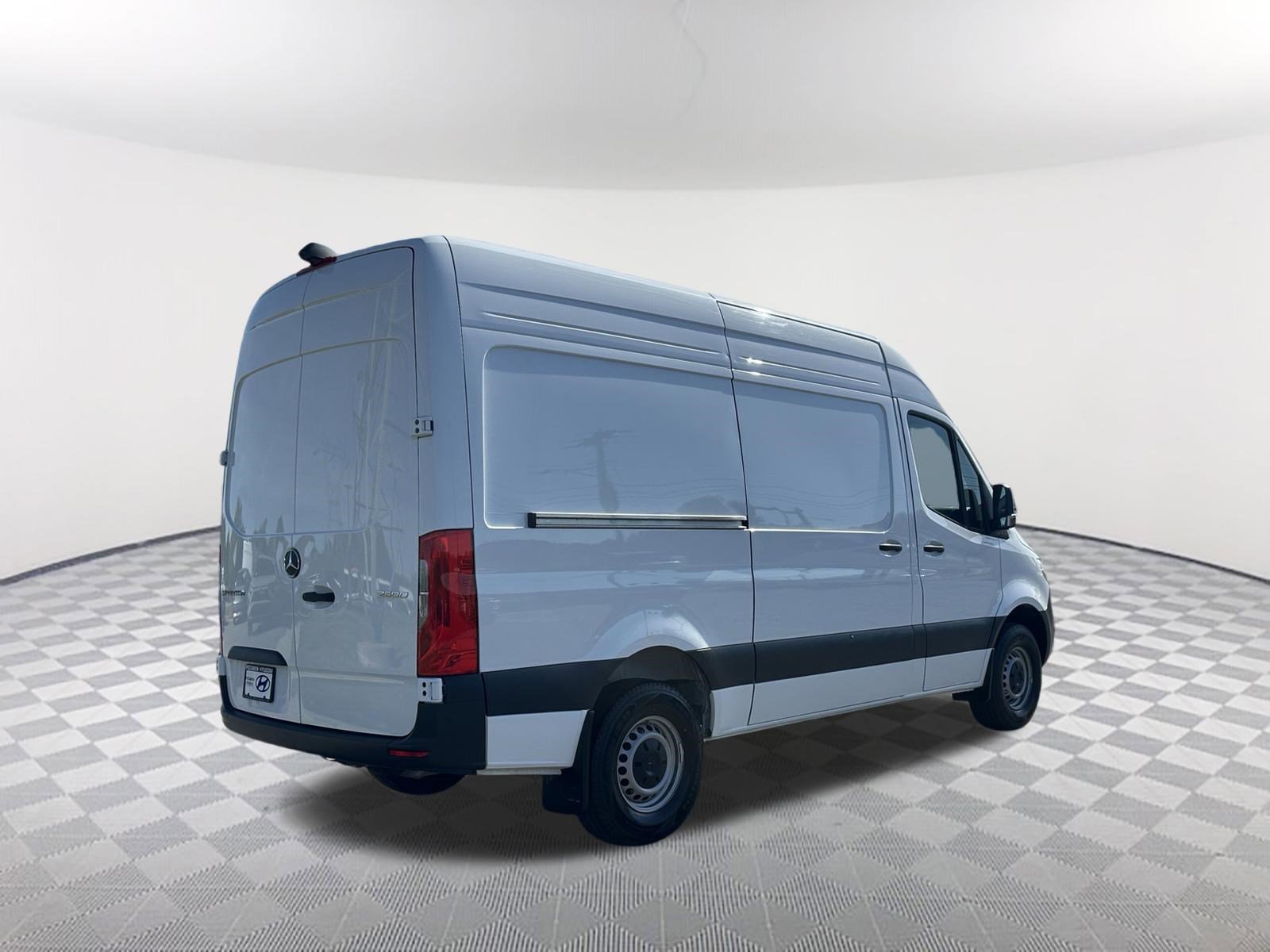 Used 2024 Mercedes-Benz Sprinter 2500 w/ Acoustic Package image 5