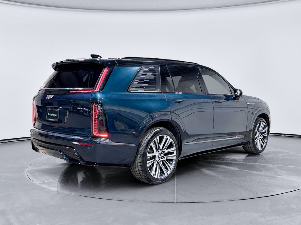 Used 2026 Cadillac Vistiq Platinum w/ LPO, Floor Liner Package AWD/4WD image 3
