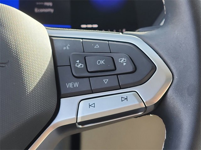 Used 2022 Volkswagen Tiguan SE w/ Panoramic Sunroof Package image 21