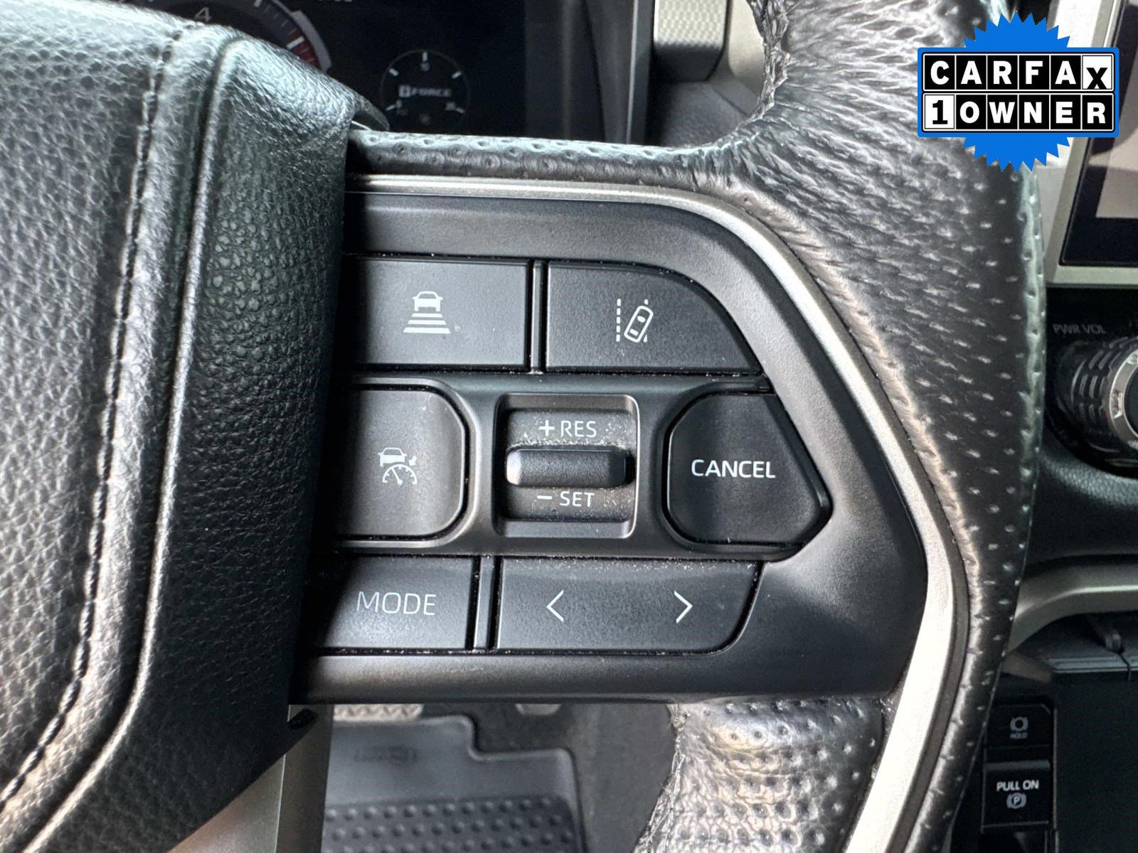 Used 2025 Toyota Tundra Limited AWD/4WD image 37