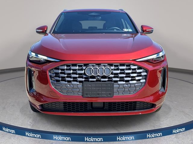 Used 2025 Audi Q5 Premium w/ Convenience Package image 3