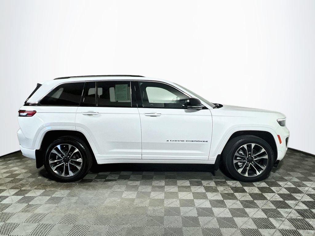 Used 2022 Jeep Grand Cherokee Overland w/ Advanced Protech Group III AWD/4WD image 8