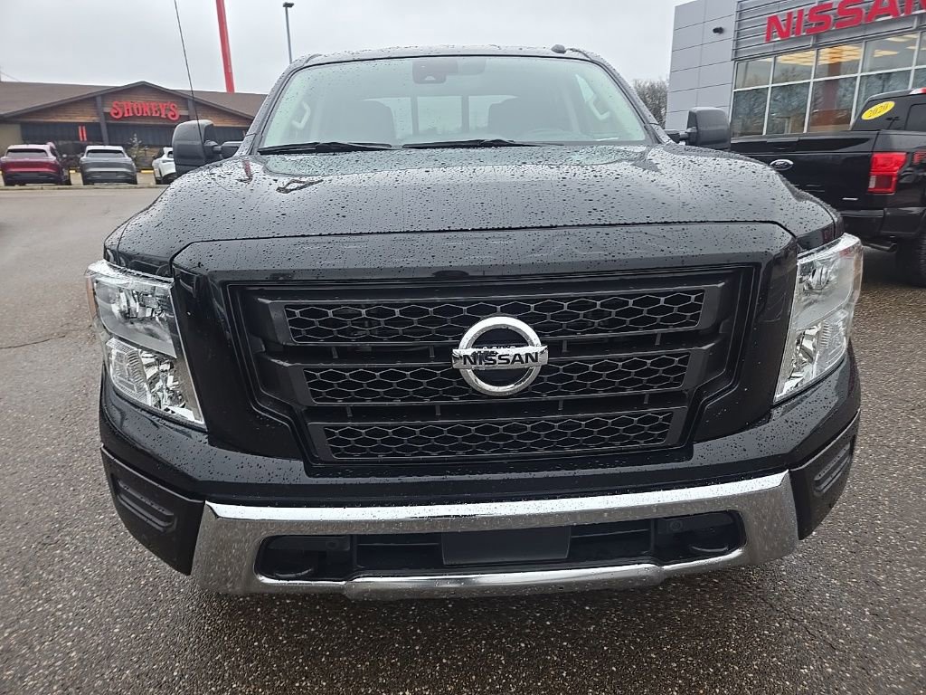 Used 2021 Nissan Titan SV w/ SV Convenience Package AWD/4WD image 2