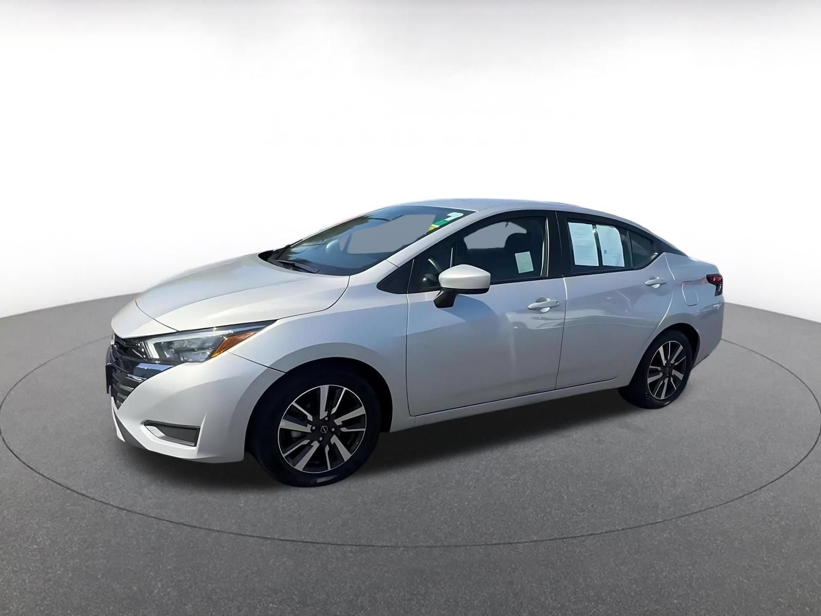 Used 2025 Nissan Versa SV FWD image 8