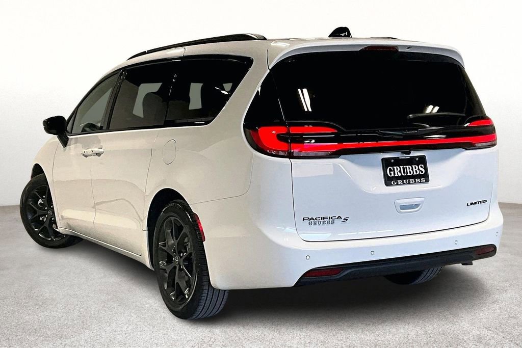 New 2026 Chrysler Pacifica Limited w/ S Appearance Package image 4
