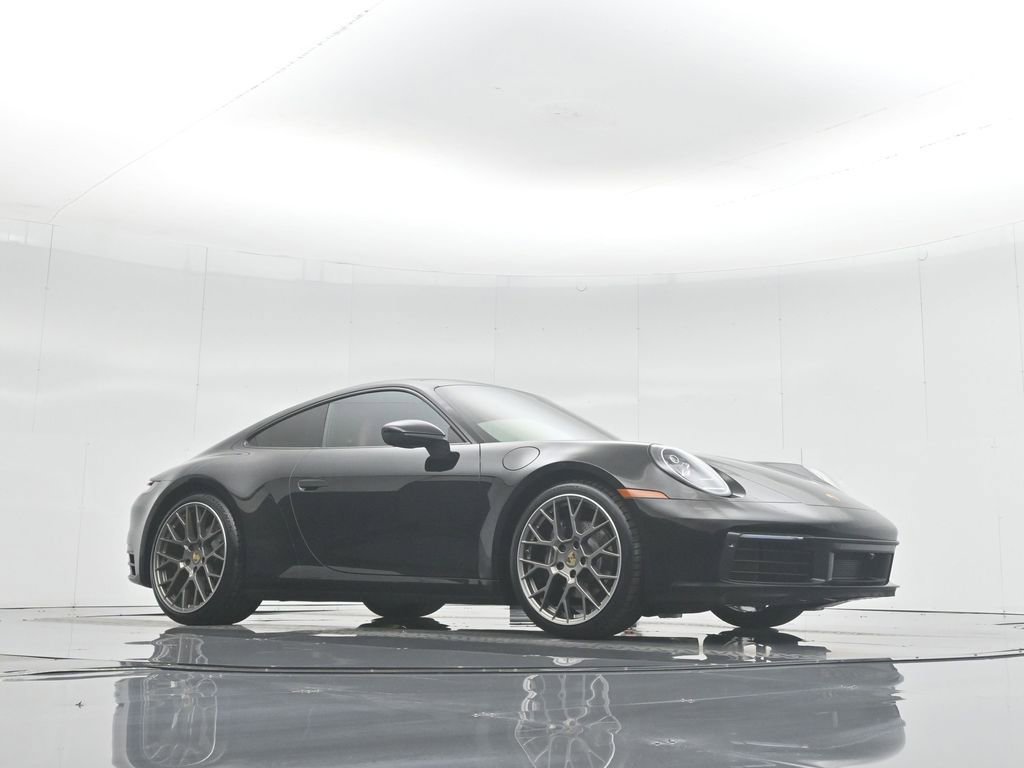 Used 2023 Porsche 911 Carrera image 2