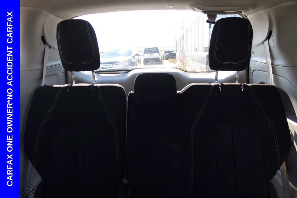 Used 2023 Chrysler Voyager LX image 29