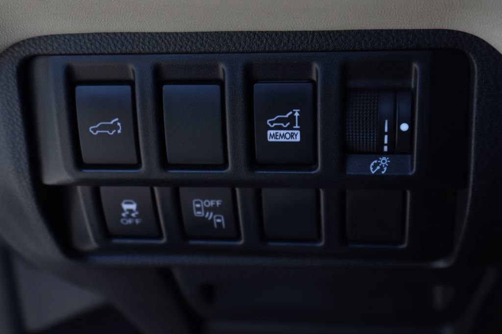 Used 2019 Subaru Ascent Limited image 21