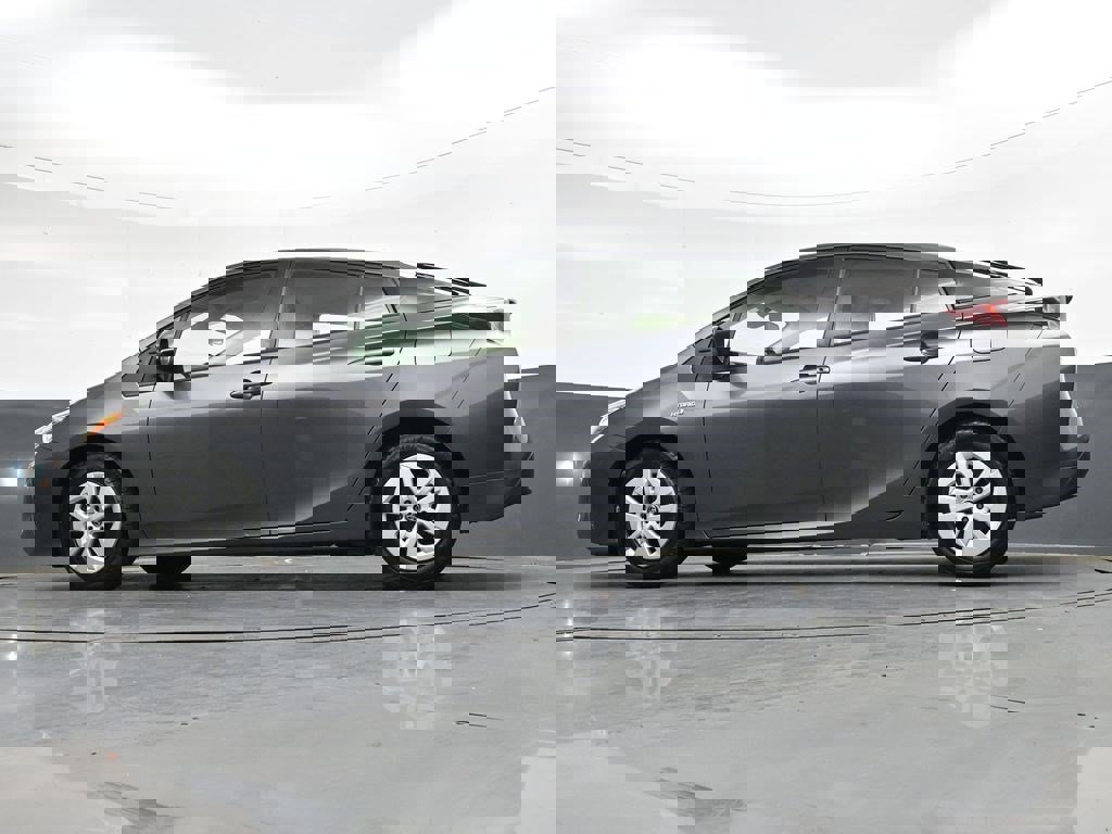 Used 2017 Toyota Prius Two image 30