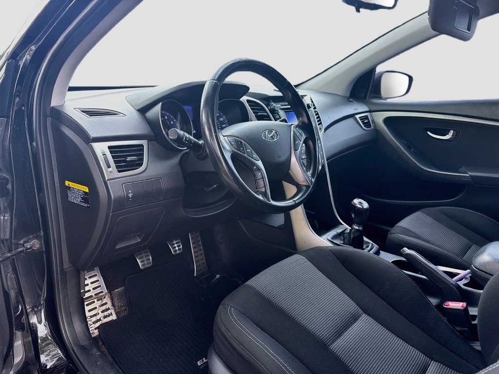 Used 2016 Hyundai Elantra GT FWD image 10