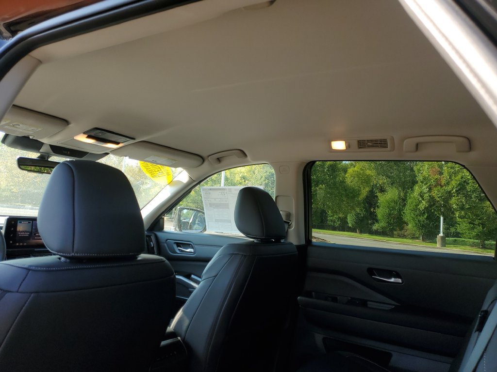 New 2026 Nissan Pathfinder SL FWD image 14