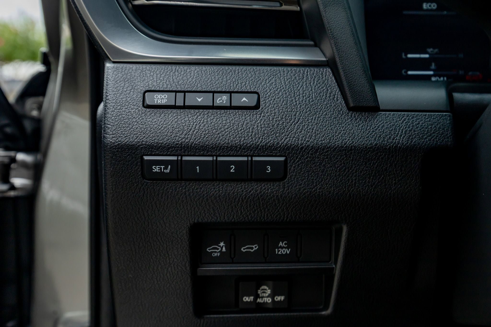 Used 2025 Lexus GX 550 w/ Accessory Package (2T) AWD/4WD image 21
