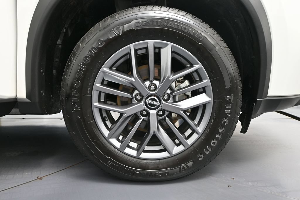 Used 2024 Nissan Rogue S AWD/4WD image 15