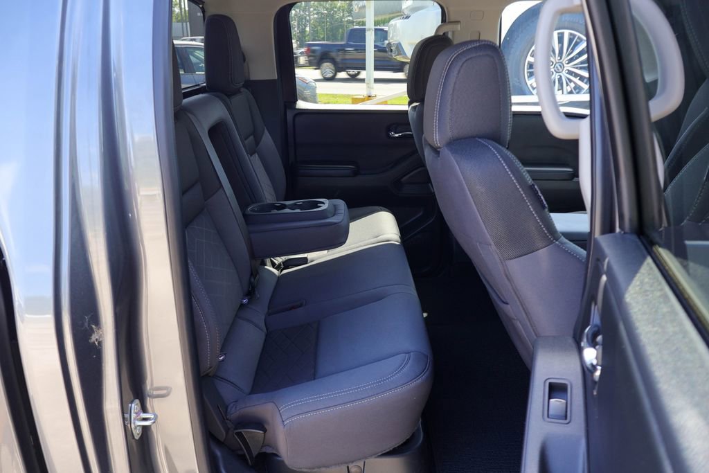 Used 2025 Nissan Frontier SV RWD image 10