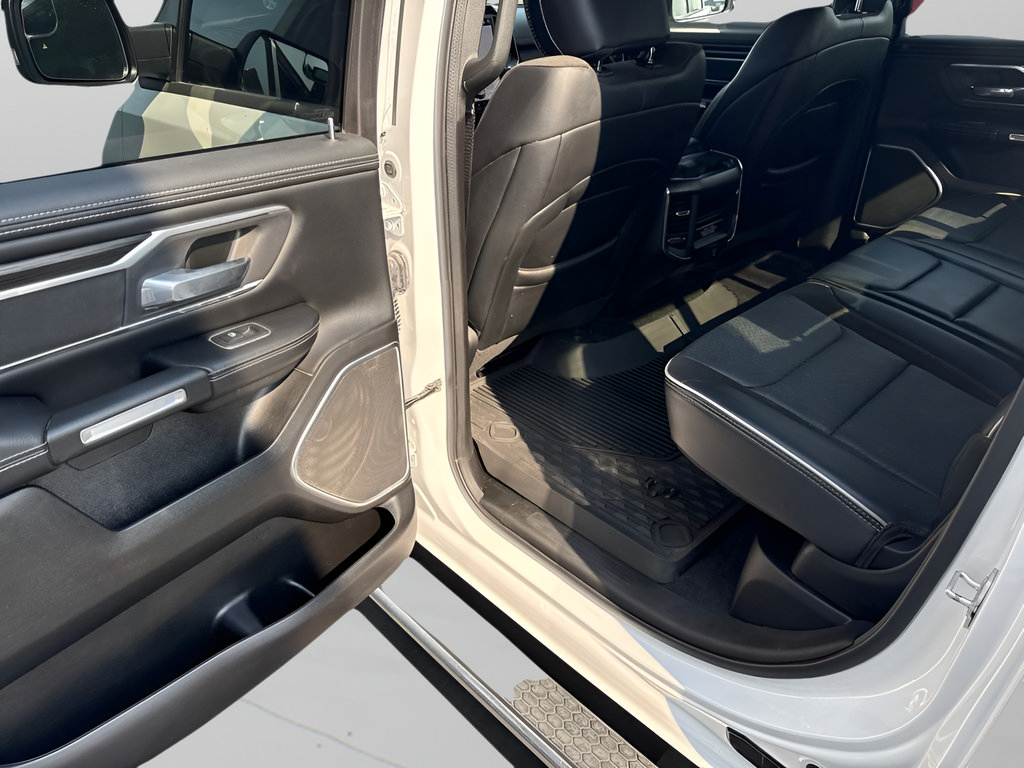 Used 2023 RAM 1500 Laramie AWD/4WD image 6