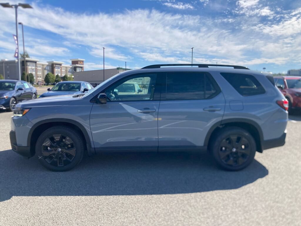 New 2026 Honda Pilot Black Edition image 3