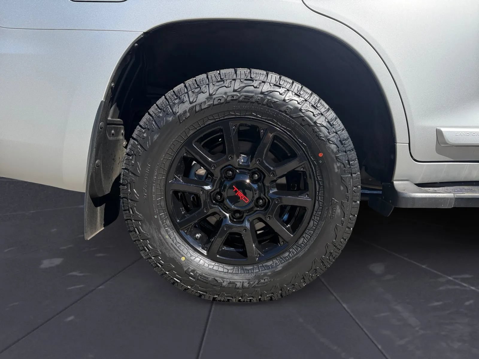 Used 2017 Toyota Land Cruiser AWD/4WD image 27