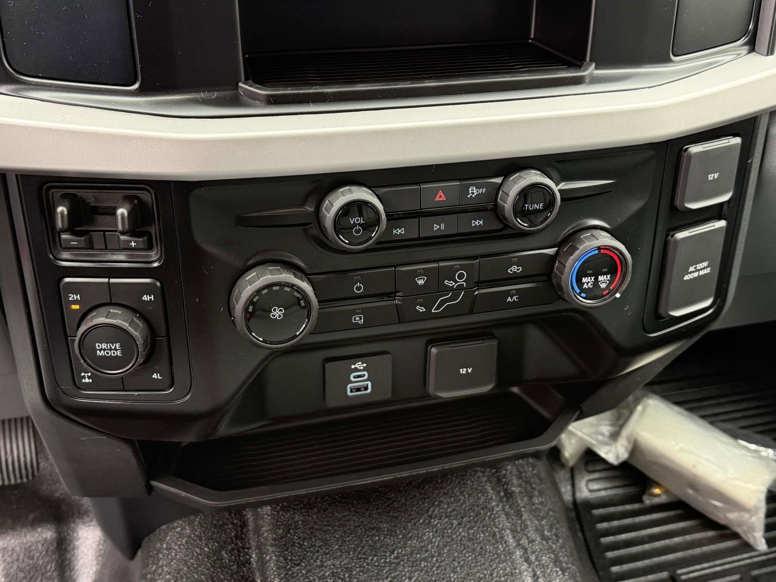 New 2026 Ford F250 XL w/ XL Chrome Package image 17