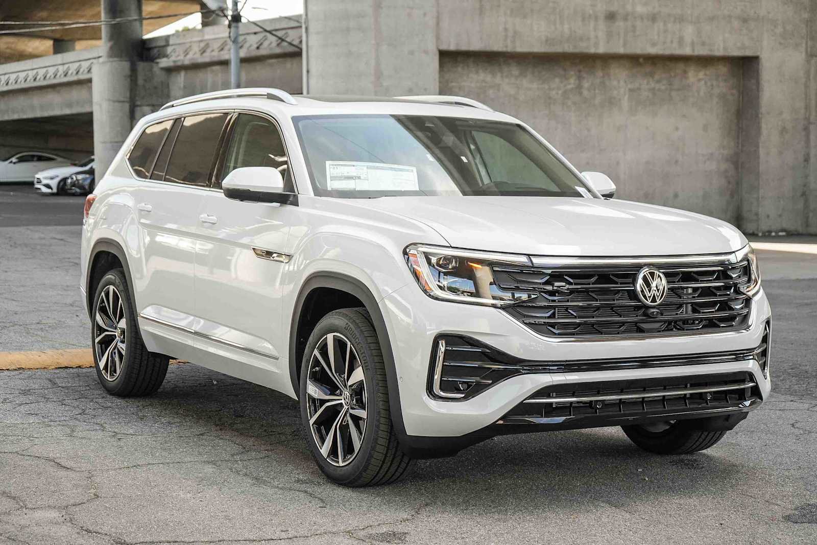 New 2026 Volkswagen Atlas SEL Premium R-Line image 3