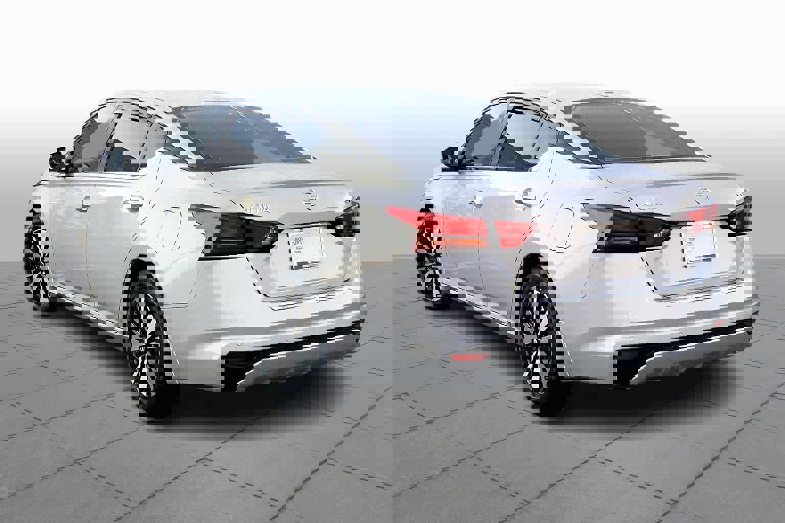 Used 2022 Nissan Altima 2.5 SV image 12