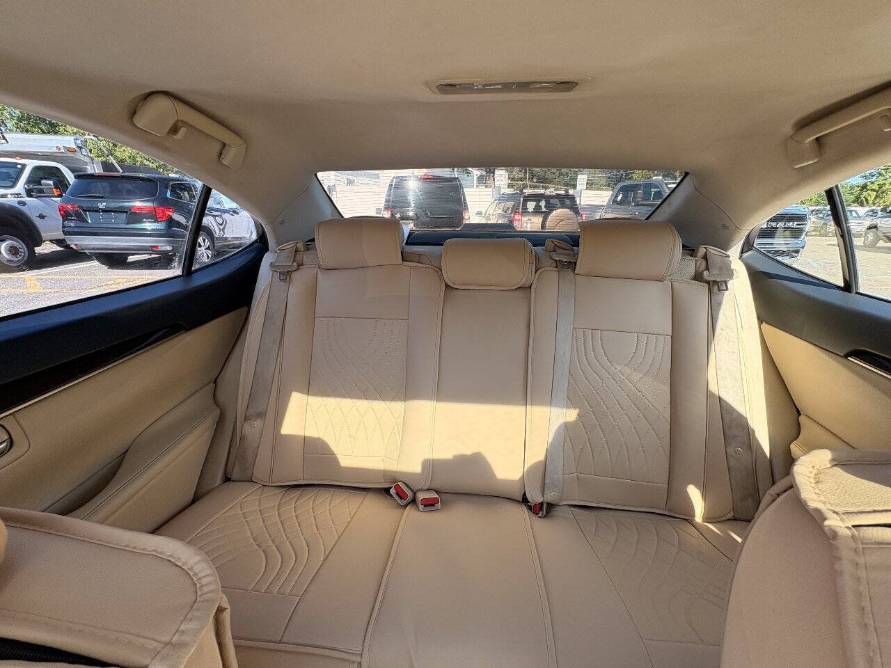 Used 2014 Lexus ES 350 w/ Luxury Package FWD image 27