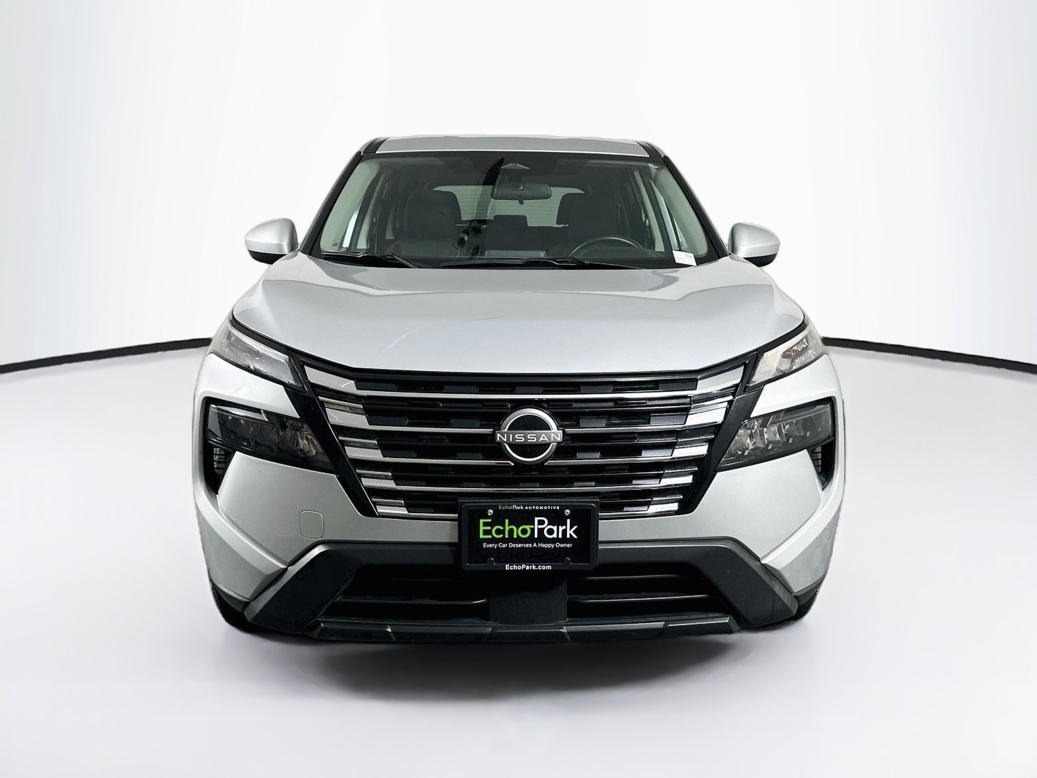 Used 2025 Nissan Rogue SV FWD image 2