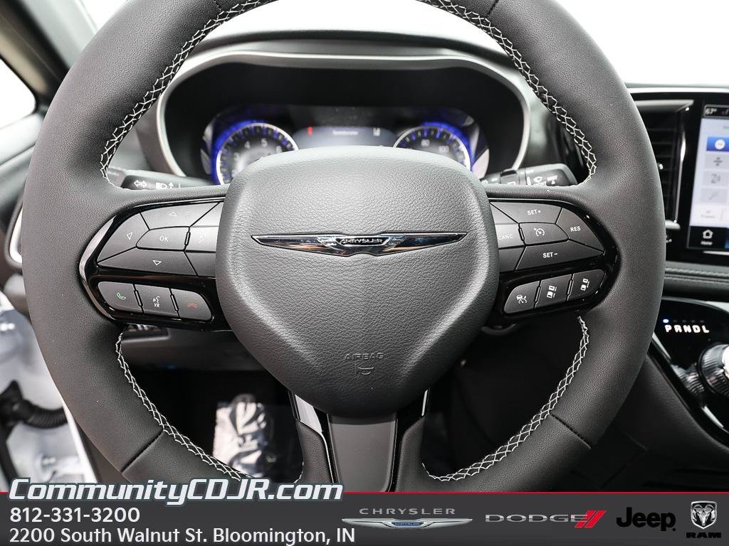 New 2026 Chrysler Pacifica Select w/ S Appearance Package AWD/4WD image 14