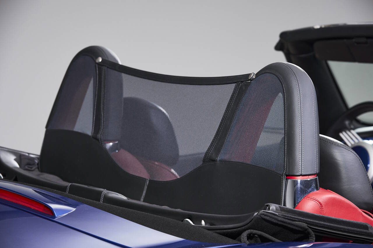 Used 2002 BMW Z8 image 33