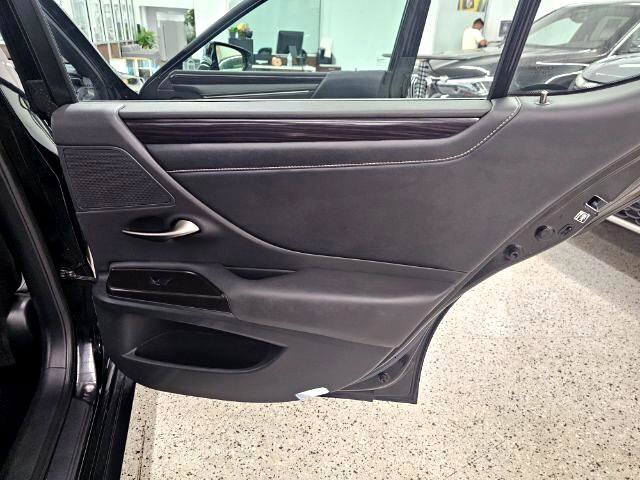 Used 2019 Lexus ES 350 image 28