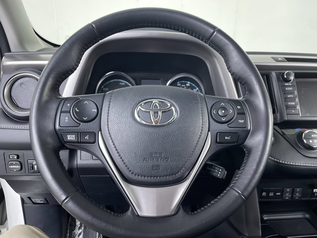 Used 2018 Toyota RAV4 Limited AWD/4WD image 15
