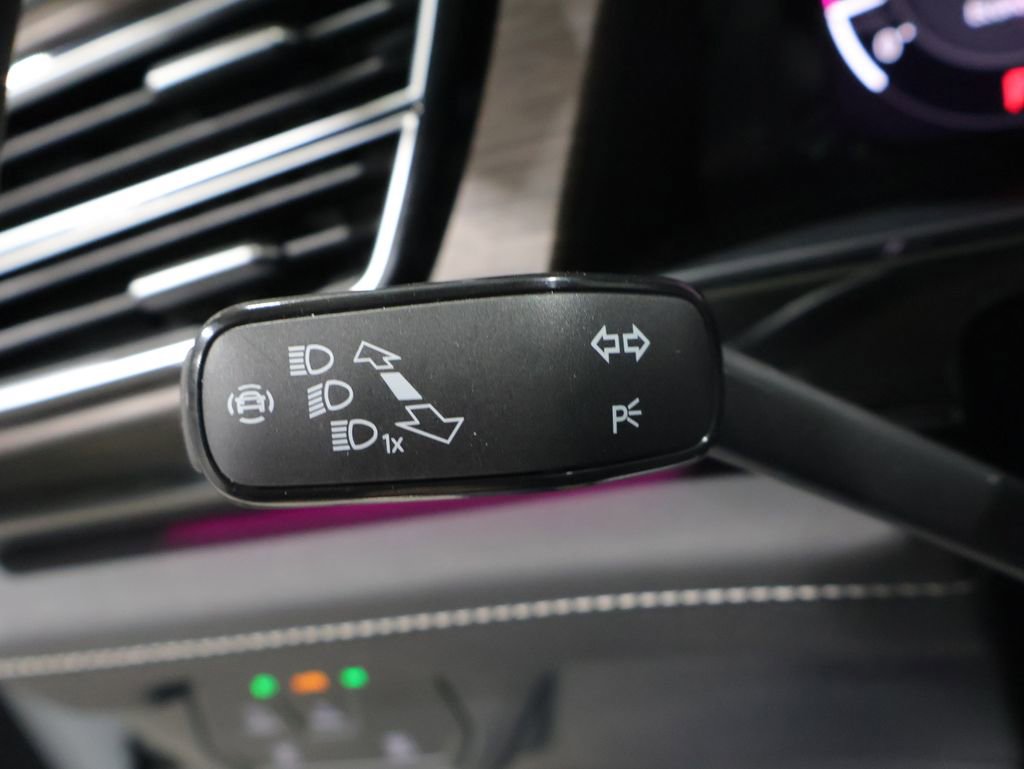 Used 2025 Volkswagen Atlas SEL Premium R-Line image 37