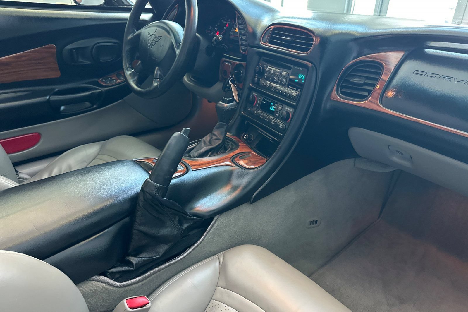 Used 1997 Chevrolet Corvette Coupe RWD image 14