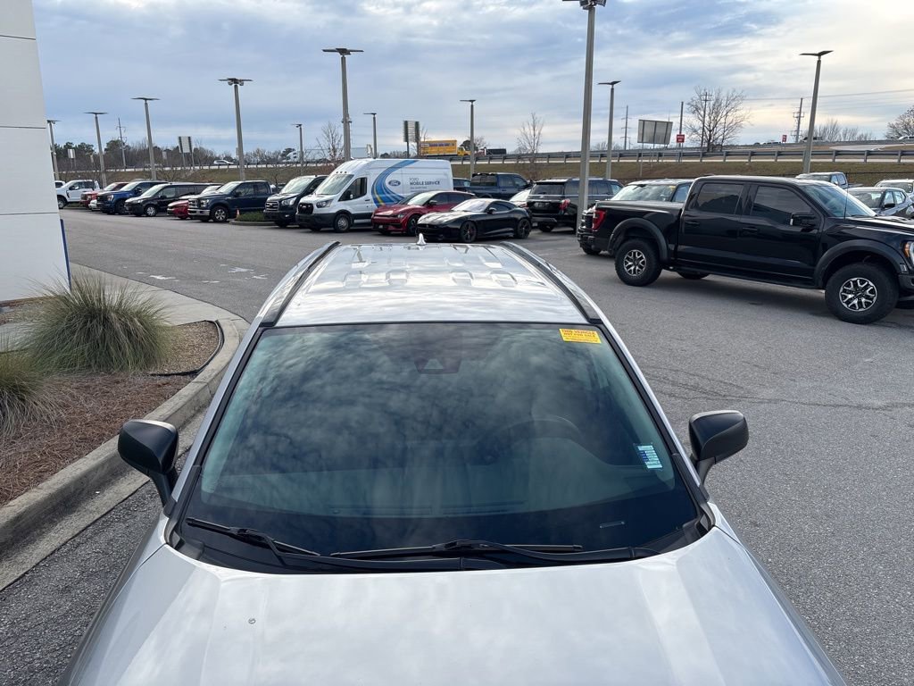 Used 2022 Toyota RAV4 LE image 9