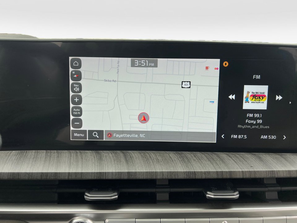 Used 2023 Kia Telluride EX w/ EX Captain's Chair Package image 17