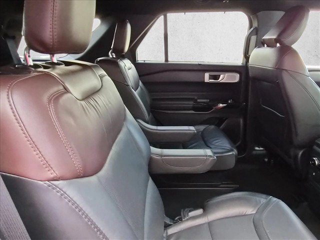 Used 2022 Ford Explorer Platinum w/ Premium Technology Package AWD/4WD image 20