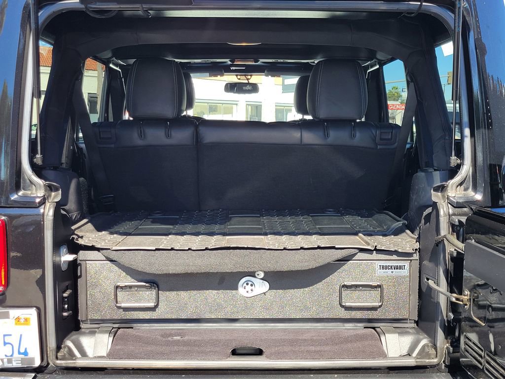 Used 2016 Jeep Wrangler Unlimited Rubicon w/ Connectivity Group image 20