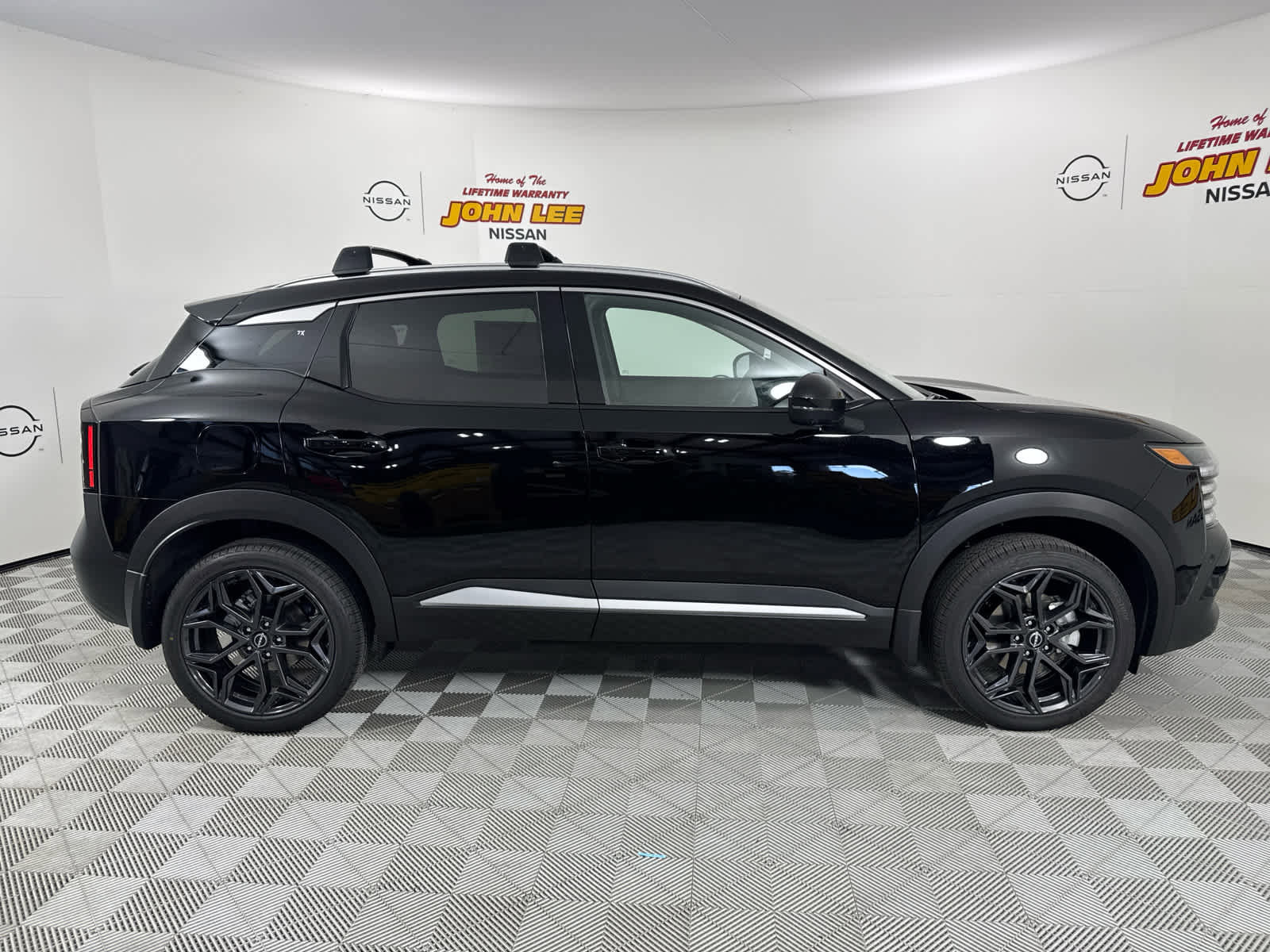 New 2026 Nissan Kicks SR w/ Illumination Package image 7