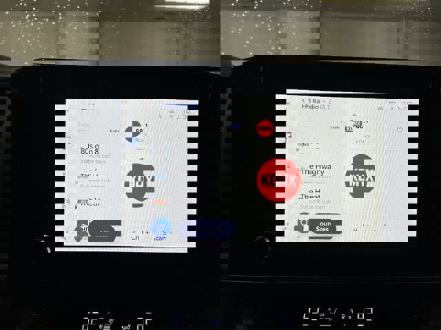 Used 2025 Toyota Camry SE image 13